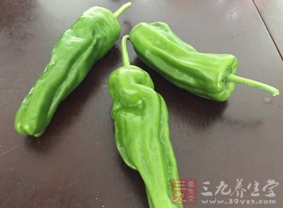 尖椒，蒜，甜面醬