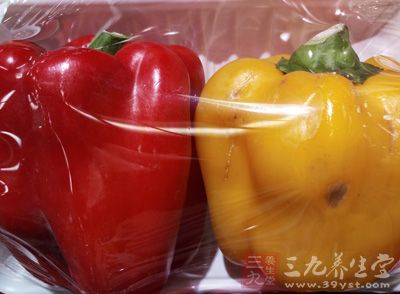 冰凍對蝦，彩椒，蒜，料酒，生抽，香油，黑胡椒，鹽，糖