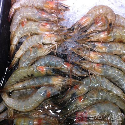 味增湯,青蝦,裙帶菜,竹荪,日本豆腐,干貝素,魚露 味增湯,青蝦,裙帶菜,竹荪,日本豆腐,干貝素,魚露