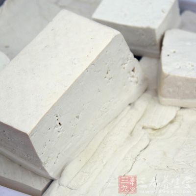 豆腐半塊,味增四大勺,土豆一個 豆腐半塊,味增四大勺,土豆一個