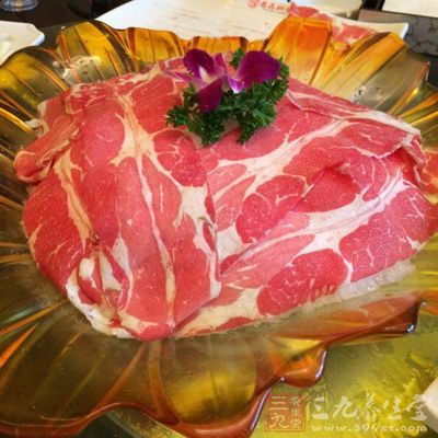 火鍋羊肉片150公克,洋菇7顆,米酒30㏄ 火鍋羊肉片150公克,洋菇7顆,米酒30㏄