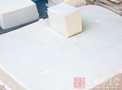 老豆腐、白酒、干辣椒末、調和油、食鹽雞精、白糖