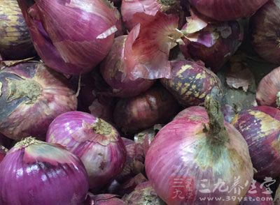 主料：西紅柿一大堆，洋蔥小半顆
