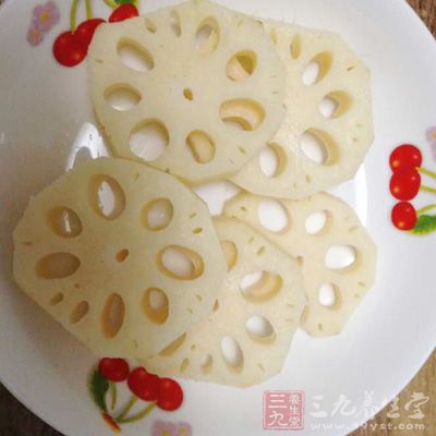 蓮藕300克,姜絲10克,辣椒1條 蓮藕300克,姜絲10克,辣椒1條