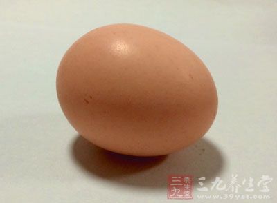 低精面粉100克，牛奶250ml，雞蛋4個