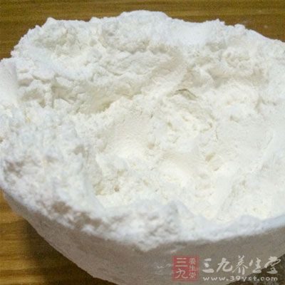雞蛋4個，牛奶60克，色拉油50克，鹽2克，低筋面粉100克