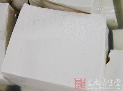 豆腐，蚝油，雞精，醬油，食用油，蔥花