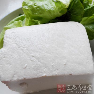 日本豆腐4個、豬肉末200g、豆瓣醬少許、美人椒20g