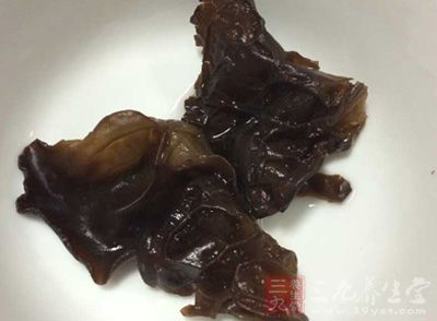 北豆腐,牛肉片,柿子椒,木耳,蔥 北豆腐,牛肉片,柿子椒,木耳,蔥