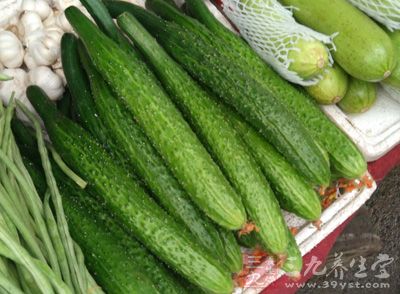 納豆100克,荞頭8粒,黃瓜半條,蘇打餅干,納豆醬油,芥末,橄榄油,鹽 納豆100克,荞頭8粒,黃瓜半條,蘇打餅干,納豆醬油,芥末,橄榄油,鹽