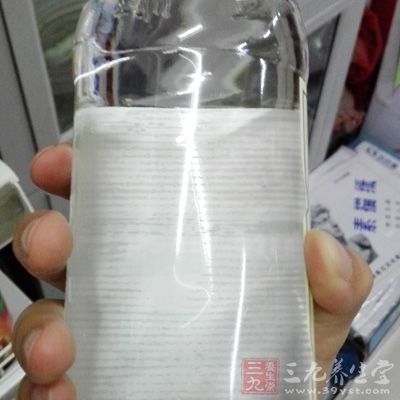 櫻桃小蘿卜，白糖，白醋