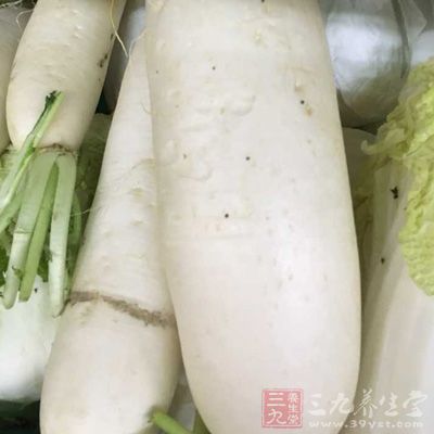 白蘿卜2斤，鹽，糖，米醋，貴州剁辣椒醬，野山椒