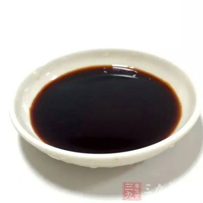 咖哩粉1小匙，醬油1/2大匙，糖少許，鹽少許