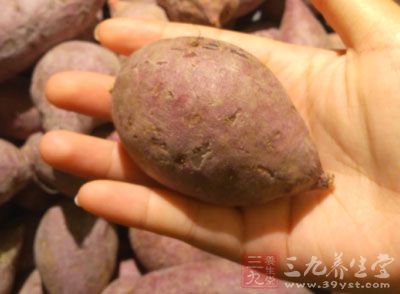 培根50g、洋蔥切塊100g、紅薯切塊250g 培根50g、洋蔥切塊100g、紅薯切塊250g