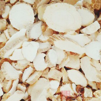 鴨架2副，當歸15克，白芷3克