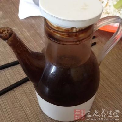 肉絲、菠菜、花生米、陳醋、生抽、雞精、白糖、老干媽醬