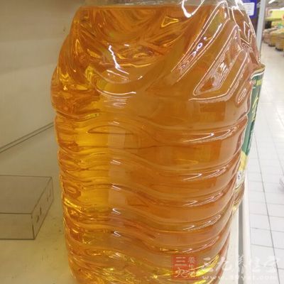 帶魚500克,花生油60克,大蔥15克,姜8克 帶魚500克,花生油60克,大蔥15克,姜8克