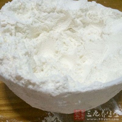 地瓜150克，面粉50克，糖適量