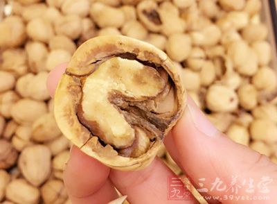 生核桃仁 300g,白芝麻 2茶匙(10g) 生核桃仁 300g,白芝麻 2茶匙(10g)