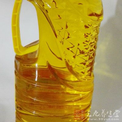 面粉250克，水120克，鹽3克，酵母4克，油適量