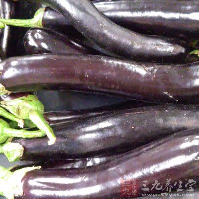茄子、西葫蘆本身熟的很快，焯燙後蔬菜中的水分就會流失