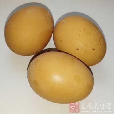 豬通脊肉300克,雞蛋2枚,澱粉,鹽、味精、料酒、油 豬通脊肉300克,雞蛋2枚,澱粉,鹽、味精、料酒、油