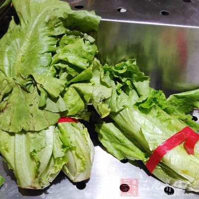豬裡脊肉(豬柳)240克,莴苣(生菜)80克,菜油480毫升(炸肉用) 豬裡脊肉(豬柳)240克,莴苣(生菜)80克,菜油480毫升(炸肉用)