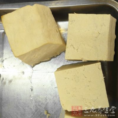 豆腐、白菜、白蓮藕、海帶、三黃雞、魚、五花肉 豆腐、白菜、白蓮藕、海帶、三黃雞、魚、五花肉