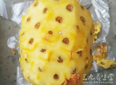 雞腎150克，菠蘿150克