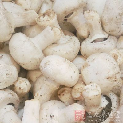 火雞腎切片腌制、蘑菇切片、豆腐干切小塊