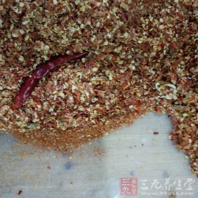 鹽4茶匙，辣椒粉2茶匙，干百裡香1茶匙