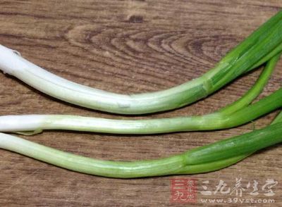 小蔥2根,姜末少許,鹽,雞精 小蔥2根,姜末少許,鹽,雞精