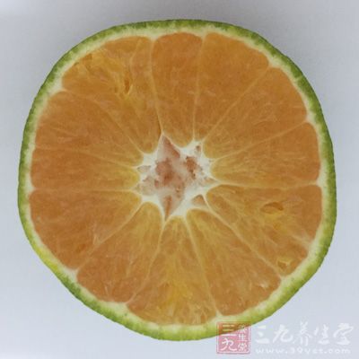 魚片,檸檬,小米椒,薄荷葉,鹽,油,姜 魚片,檸檬,小米椒,薄荷葉,鹽,油,姜
