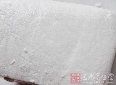 老豆腐，五花肉，雪裡紅，鹽，生抽，胡椒粉，雞精，五香粉，姜片，油
