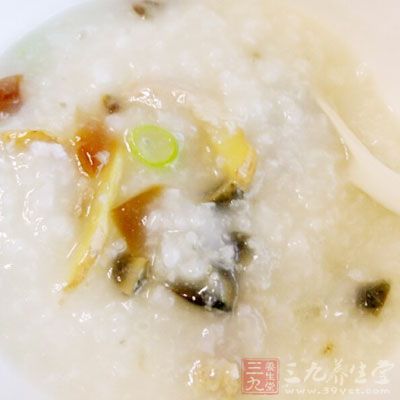 雪裡紅搭配稀飯吃十分美味