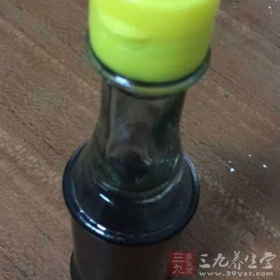 接著放入適量的香油