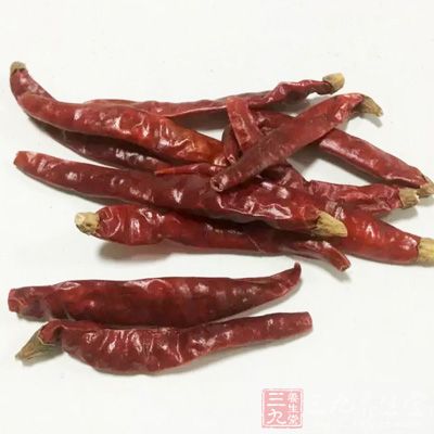 海蟹500克,青尖椒40克,雞蛋50克 海蟹500克,青尖椒40克,雞蛋50克