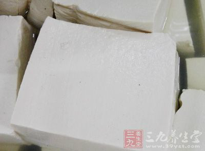豆腐,青椒,洋蔥,胡蘿卜,干香菇 豆腐,青椒,洋蔥,胡蘿卜,干香菇