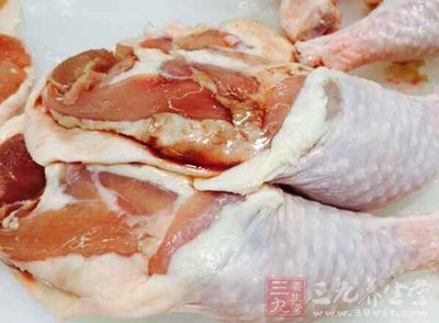 2只雞腿650g,甜面醬,五香粉,黑胡椒粉 2只雞腿650g,甜面醬,五香粉,黑胡椒粉