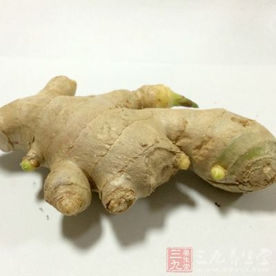 雞腿500克蔥、姜、料酒、醬油、香油、白糖、沙茶醬、胡椒粉 雞腿500克蔥、姜、料酒、醬油、香油、白糖、沙茶醬、胡椒粉