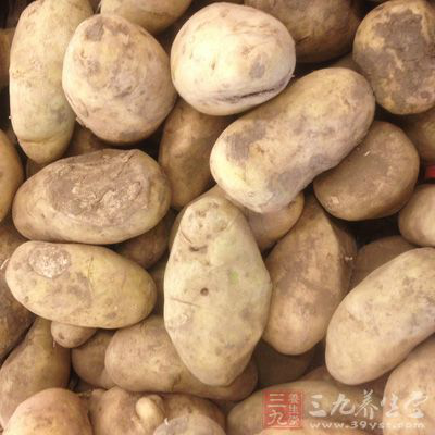 土豆250g、油菜心2兩、胡蘿卜1兩