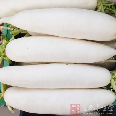 涮火鍋的羊肉片半斤,白蘿卜1根 涮火鍋的羊肉片半斤,白蘿卜1根