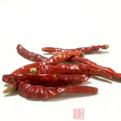 白蘿卜500克,辣椒100克 白蘿卜500克,辣椒100克