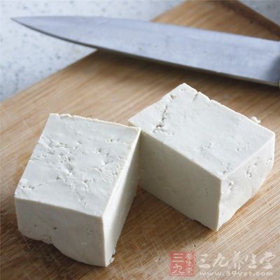 豆腐、凍豆腐、豆腐皮都非常適合涮煮來吃 豆腐、凍豆腐、豆腐皮都非常適合涮煮來吃