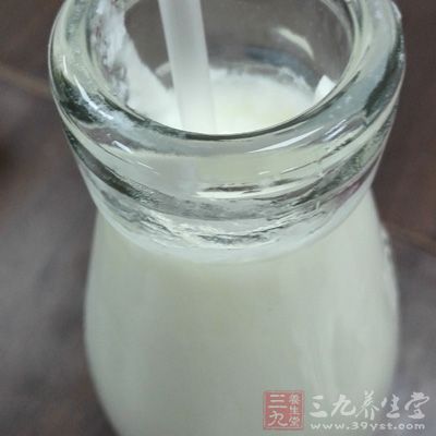 春卷皮3張,牛奶250毫升,動物性鮮奶油250毫升 春卷皮3張,牛奶250毫升,動物性鮮奶油250毫升