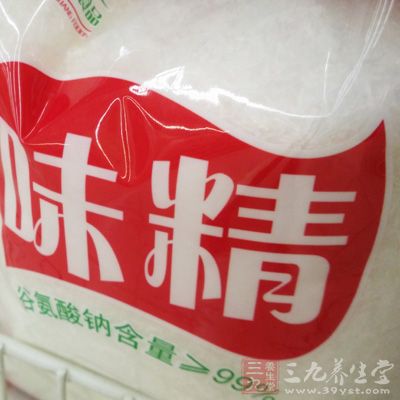 排骨1斤,玉米澱粉30克,鹽,味精少許 排骨1斤,玉米澱粉30克,鹽,味精少許