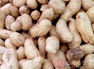 糯米粉150克,粘米粉50克,花生,芝麻,片糖2塊 糯米粉150克,粘米粉50克,花生,芝麻,片糖2塊