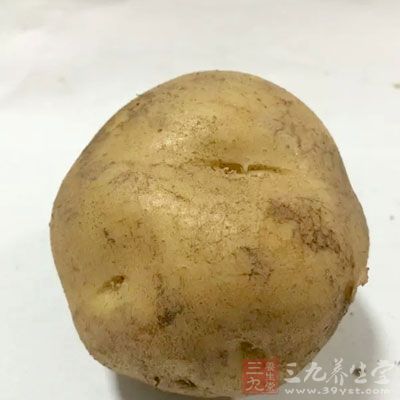 土豆,鹽,黃油,胡椒粉,水 土豆,鹽,黃油,胡椒粉,水