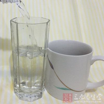 清水、泡菜鹽,60-80克鹽、大料(八角) 清水、泡菜鹽,60-80克鹽、大料(八角)