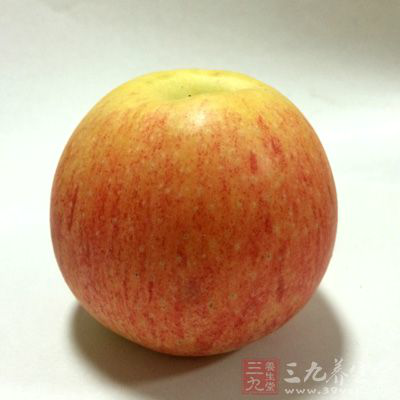 大白菜1棵，蘋果1個，梨1個